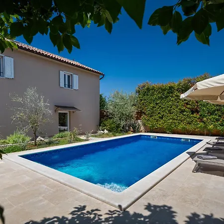 Vin - Pool, Ruhig, Strandnah, Klimaanlage, Aussenkueche, Meeresnaehe, Gaestebetreuer Casa de Férias Babici