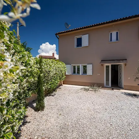 Vin - Pool, Ruhig, Strandnah, Klimaanlage, Aussenkueche, Meeresnaehe, Gaestebetreuer Casa de Férias Babici